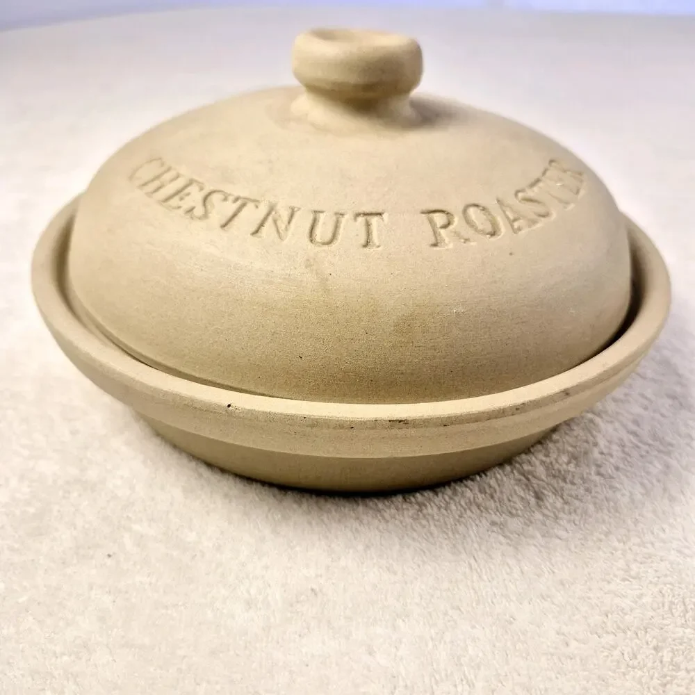 SUPERSTONE Bake & Serve, Sassafras. 1993 Lidded Chestnut/Garlic Roaster.